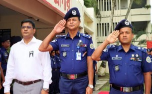 নবাগত বরিশাল রেঞ্জের ডিআইজিকে  ভোলায়  ফুলেল উষ্ণ অভ্যর্থনা