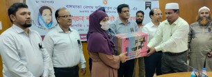 ভোলায় বঙ্গমাতার জন্মবার্ষিকীতে ৫০ জন অস্বচ্ছল নারী পেলো সেলাই মেশিন