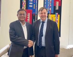 যুক্তরাজ্যের গণমাধ্যম বিষয়ক মন্ত্রী স্যার জন হুইটিংডেলের সঙ্গে তথ্যমন্ত্রীর বৈঠক