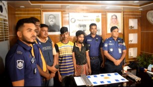 ভোলায় ১৮৮০ পিচ ইয়াবাসহ বাসের  সুপারভাইজার-হেলপার আটক