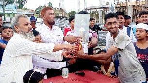 ভোলা সরকারি উচ্চ বিদ্যালয়ে অভ্যন্তরীণ ফুটবল টুর্নামেন্টর ফাইনালে দিবা শিফট  চ্যাম্পিয়ন