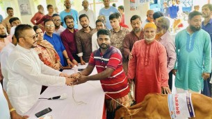 লালমোহনে বকনা বাছুর পেলো ১৭ জেলে