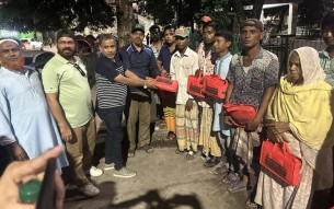 ডেঙ্গু প্রতিরোধে সারাবাংলা-৮৮ ফাউন্ডেশনের মশারী বিতরণ