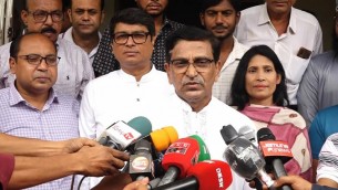 বেগম জিয়ার চিকিৎসাকে রাজনৈতিক ইস্যু বানাতে ব্যস্ত বিএনপি : হানিফ