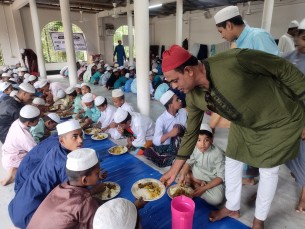 ভোলায় প্রয়াত বন্ধুর রুহের মাগফেরাত কামনায় ৯৮ ব্যাচের দোয়া মোনাজাত