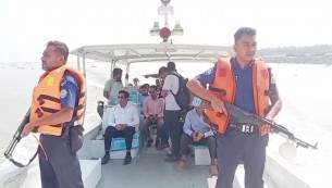 মা ইলিশ রক্ষায় ভোলার মেঘনা নদীতে জেলা  প্রশাসনের অভিযান