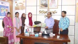 ভোলায় এক ঘন্টার প্রতীকি সিভিল সার্জন হলেন কলেজ শিক্ষার্থী