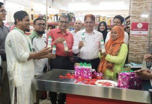 ভোলায় গ্রামীণ জন উন্নয়ন সংস্থায় তৈরীকৃত মাঠা ও লাবানের মোড়ক উম্মোচন