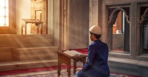 জুমার দিন সুরা কাহাফ তিলাওয়াতের বিশেষ ফজিলত