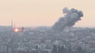 গাজার ইসলামিক ইউনিভার্সিটিতে ইসরাইলি বিমান হামলা