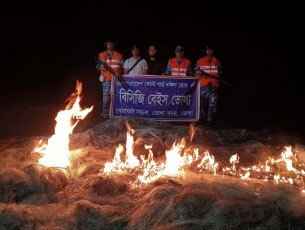 ভোলায় নদীতে নিষেধাজ্ঞা অমান্য করে মাছ ধরায় ১২ জেলের কারাদণ্ড