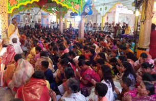 ভোলায় মদন মোহন মন্দিরে দেশের শান্তি ও মঙ্গলের  জন্য বিশেষ প্রার্থনা