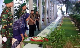 রাসেল ও পরিবারের অন্যান্য শহীদদের প্রতি শ্রদ্ধা প্রধানমন্ত্রীর