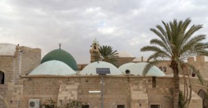 জুলুম কেয়ামতের দিন অন্ধকারের মতো গ্রাস করবে