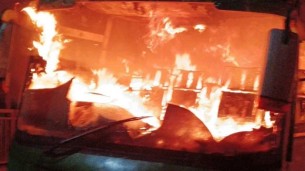 তৃতীয় দফা অবরোধকালে রাজধানীতে ৫টি বাসে অগ্নিসংযোগ