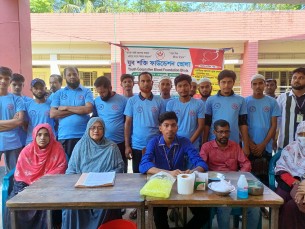 ভোলায় ফ্রিতে রক্তের গ্রুপ নির্ণয়  করছে যুব শক্তি ফাউন্ডেশন