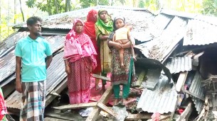 ঘূর্ণিঝড় মিধিলির কেড়ে নিলো ভোলায় ক্যান্সার আক্রান্ত জেলে ছিদ্দিকের শেষ সম্বল টিনের ঘর