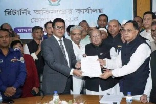 উৎসব মুখর পরিবেশে ভোলার চারটি আসনে ২০ প্রার্থীর মনোনয়ন পত্র দাখিল