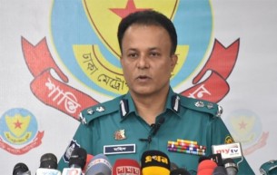 ১৩ দিনে রাজধানীতে ৬৪ গাড়িতে আগুন