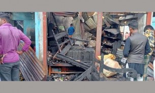 মনপুরায় ভয়াবহ অগ্নিকান্ডে ৭ দোকান পুড়ে ছাই , অর্ধকোটি টাকার ক্ষয়-ক্ষতি