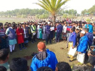 চরফ্যাশনে অটোরিকশা চালকের গলা কাটা মরদেহ উদ্ধার