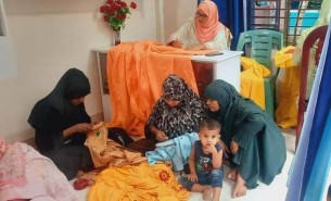 ভোলায় নকশি কাঁথা তৈরি করে  স্বনির্ভর হলো এক নারী