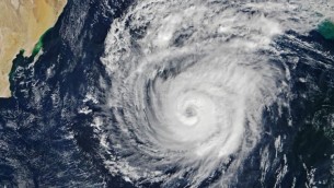 বঙ্গোপসাগরে ঘূর্ণিঝড় মিগজাউম ॥ বন্দর সমূহে সতর্কতা জারি