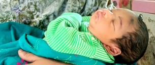 চিকিৎসকের অসতর্কতায় চোখ মেলে পৃথিবী দেখলেও দেখা হয়নি মাকে