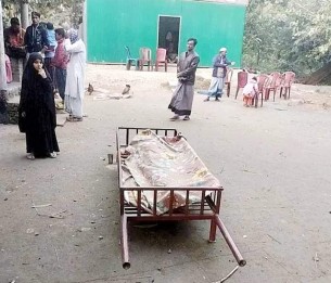 চরফ্যাসনে সম্পত্তির ভাগ বাটোয়ারা নিয়ে বাবার লাশ দাফনে সন্তানের বাধা