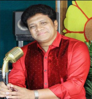 উন্নয়ন ও নৌকার গান গেয়ে  শ্রোতাদের মনজয় করলেন চরফ্যাসনের ফিরোজ প্লাবন