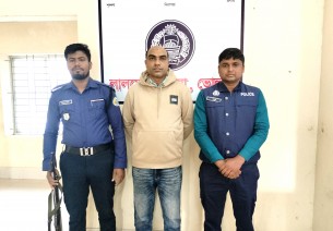 লালমোহনে গ্রাহকের অর্ধকোটি টাকা  আত্মসাৎ করে বিদেশ পাড়ির চেষ্টা