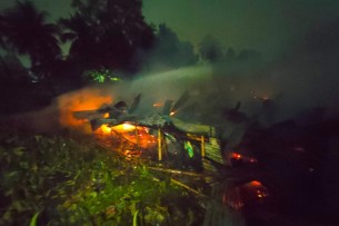 কারওয়ান বাজারের মোল্লা বাড়ি বস্তিতে অগ্নিকান্ডে দু’জনের মৃত্যু