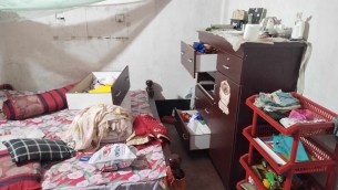 ভোলার পরানগঞ্জে দিনে দুপুরে বসতঘরে দুর্ধর্ষ চুরি