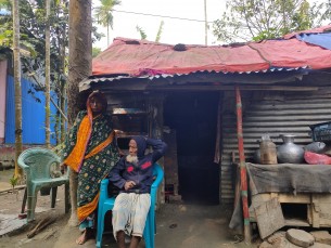 আকাশে মেঘ দেখেই কাঁদেন জাহানারা