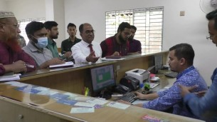 ভোলায় ডায়াগনস্টিক সেন্টারে অভিযান একটিতে তালা ঝুলিয়ে সাময়িক বন্ধ