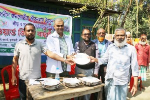ভোলার ধনিয়ায় প্রবীনদের নিয়ে ক্রীড়া  প্রতিযোগিতা ও পুরস্কার বিতরণ