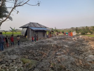 চরফ্যাসনে নিষেধাজ্ঞা অমান্য করে জবর দখলের অভিযোগ