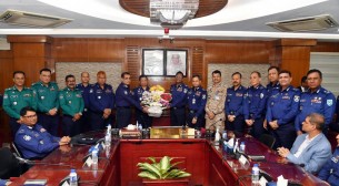 যেকোনো সংকট মোকাবিলায় ঐক্যবদ্ধভাবে কাজ করুন: আইজিপি