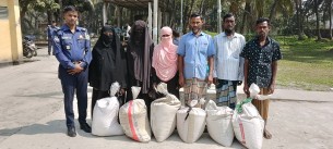 মনপুরায় জেলেদের মারধর করে চাউল ছিনিয়ে নিয়ে যাওয়ার পর উদ্ধার করে দিলেন ইউএনও