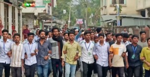 দৌলতখানে কলেজ শিক্ষার্থী রাব্বী হত্যায়  জড়িতদের গ্রেফতারের দাবীতে বিক্ষোভ