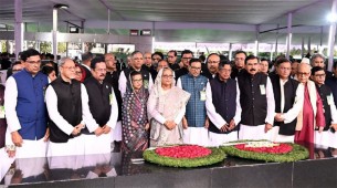 বঙ্গবন্ধুর জন্মবার্ষিকীতে আওয়ামী লীগসহ সর্বস্তরের মানুষের শ্রদ্ধা