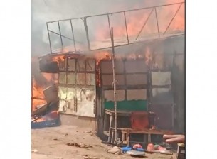 বাহুবলে অগ্নিকান্ডে ৫ দোকান ভষ্মিভুত