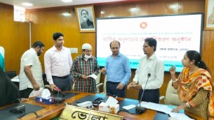 ভোলায় দুস্থ ও অসহায়দের মাঝে আর্থিক অনুদানের চেক বিতরণ