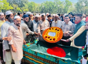 লালমোহনে বীর মুক্তিযোদ্ধা মাহে আলম কুট্রি মিয়াকে রাষ্ট্রীয় মর্যাদায় দাফন