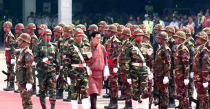 ভুটানের রাজাকে ঢাকায় লালগালিচা সংবর্ধনা