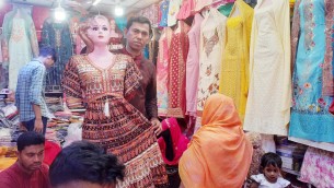 লালমোহনে জমে উঠেছে ঈদের বাজার