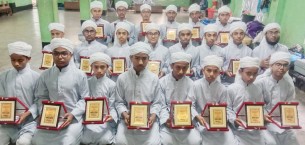 ভোলায় ২৪ হাফেজকে দেয়া হলো সম্মাননা পাগড়ী