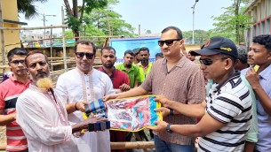 ভোলায় ৬ হাজার পরিবারের মাঝে ঈদ উপহার বিতরন করেছে কাঞ্চন-ফাতেমা ফাউন্ডেশন