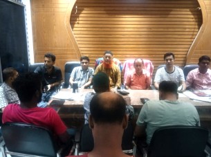 লালমোহনে সাংবাদিকদের সঙ্গে উপজেলা চেয়ারম্যান প্রার্থীর মতবিনিময়