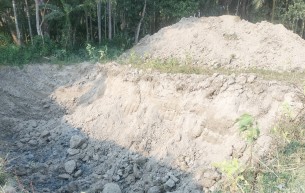 লালমোহনে মন্দিরের জমিতে বসতভিটা নির্মাণের অভিযোগ